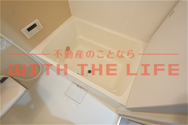 GarageHouse Pit-In Shirayama（ガレージハウスピットインシラヤマ）の浴室|日々の疲れを癒すお風呂付です