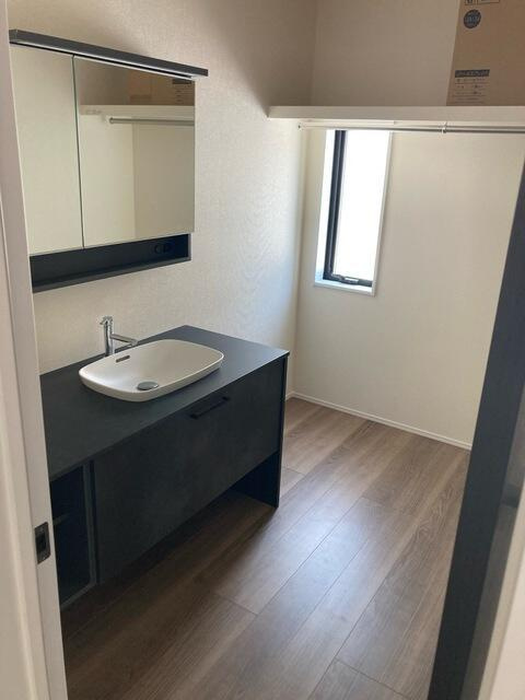 岡山市中区山崎の新築一戸建のキッチン|お化粧やヘアセットが楽しくな…