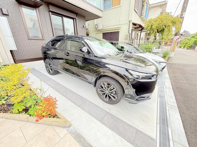 カーサ・プレッツァ豊里の駐車場