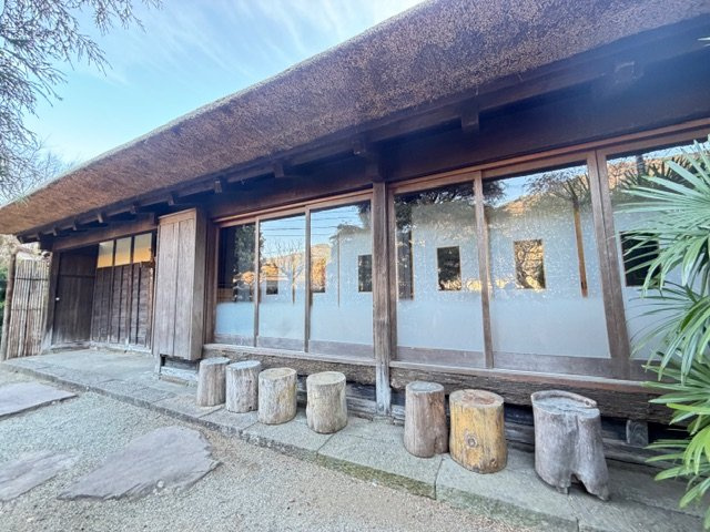 熱海市　泉　茅葺古民家の外観