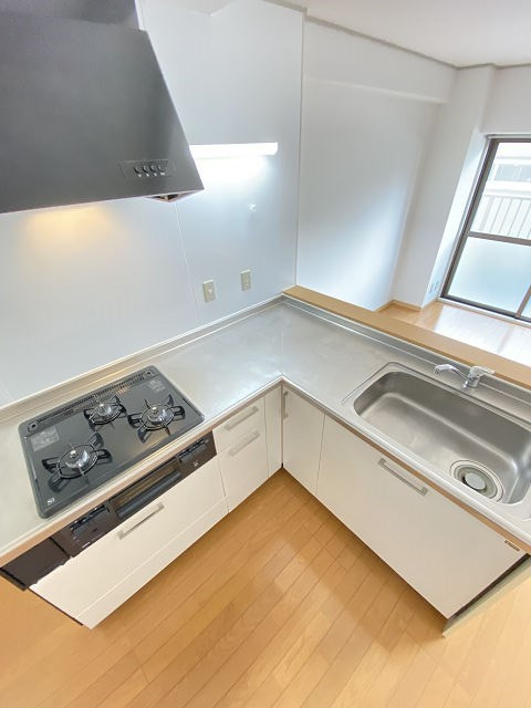 尼崎市東園田町２丁目の賃貸マンションのキッチン