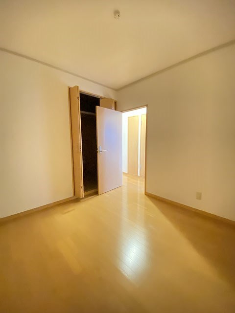 尼崎市東園田町２丁目の賃貸マンションの洋室