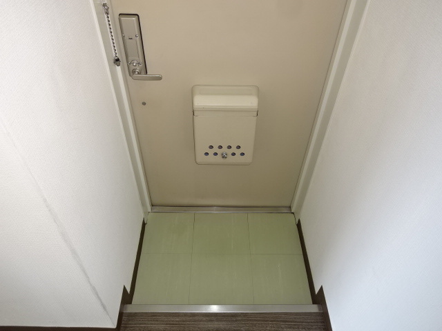 プチテール末広の玄関
