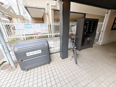 【エントランス】 | BEE ONE HOUSE