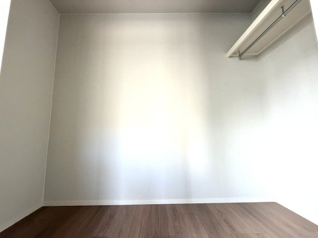越谷市千間台西３１期　新築戸建の収納|大容量のウォークインクローゼット。季節ごとの衣替えもスムーズに行えます。