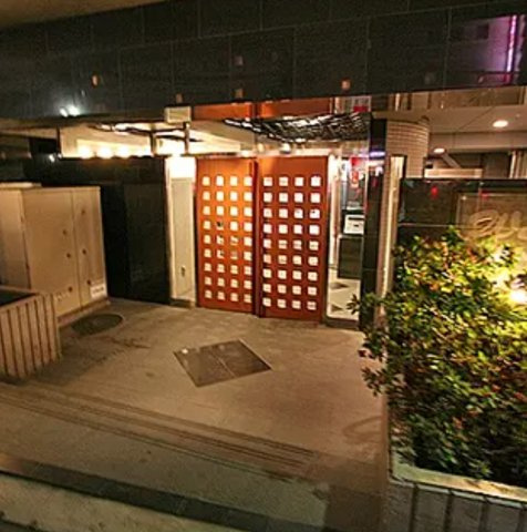 ヴェルト新宿イーストのエントランス