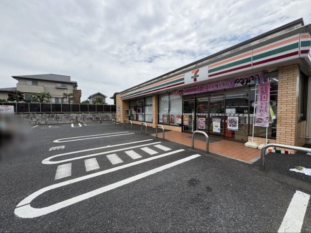 ミランダミルティユの周辺