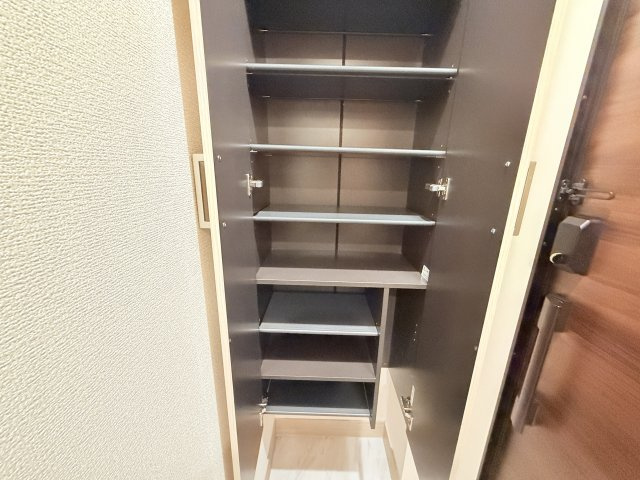 ASHA NOORの収納