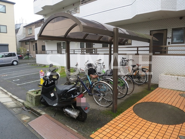 ラインアップ新堀のその他共用部分|敷地内駐輪場。