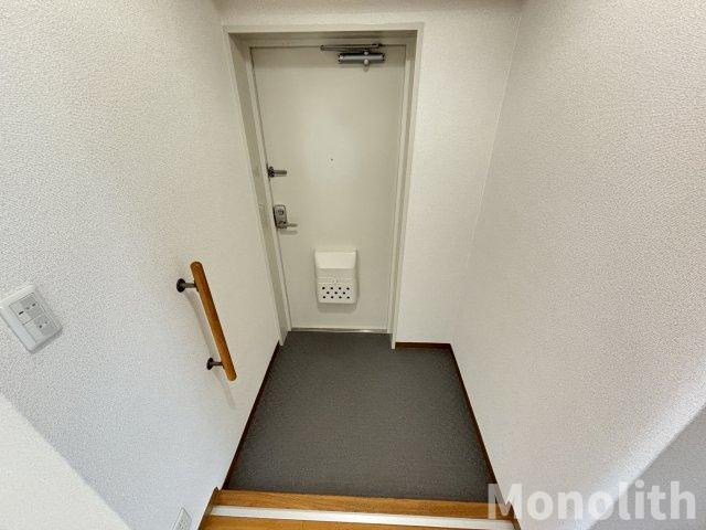 和泉市鶴山台３丁目の賃貸マンションの玄関