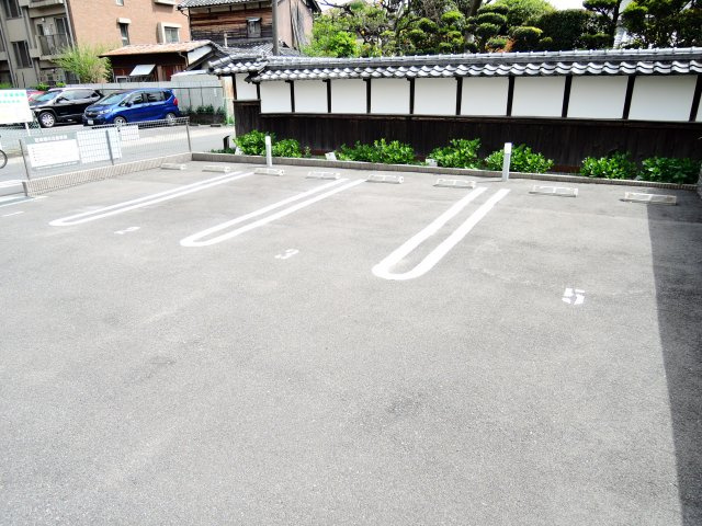 オヴェスト・フェリオの駐車場