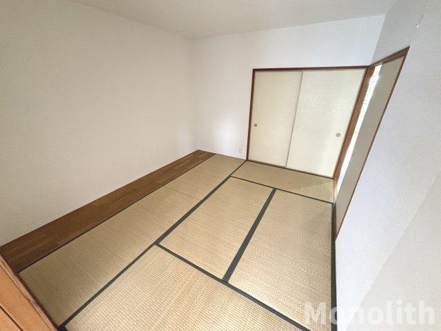 和泉市鶴山台３丁目の賃貸マンションの和室