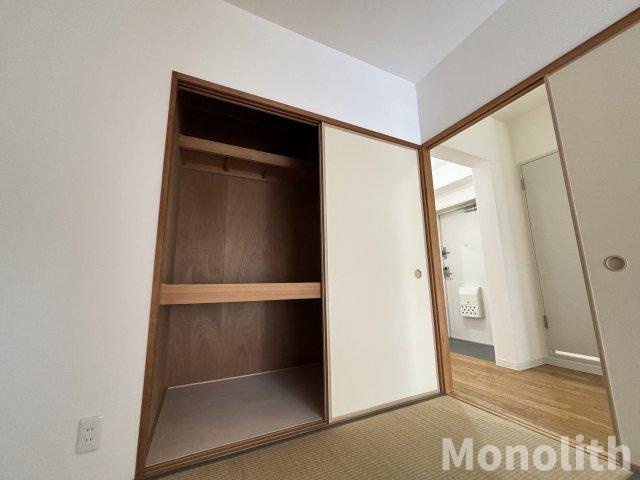 和泉市鶴山台３丁目の賃貸マンションの収納