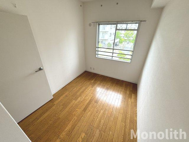 和泉市鶴山台３丁目の賃貸マンションの洋室