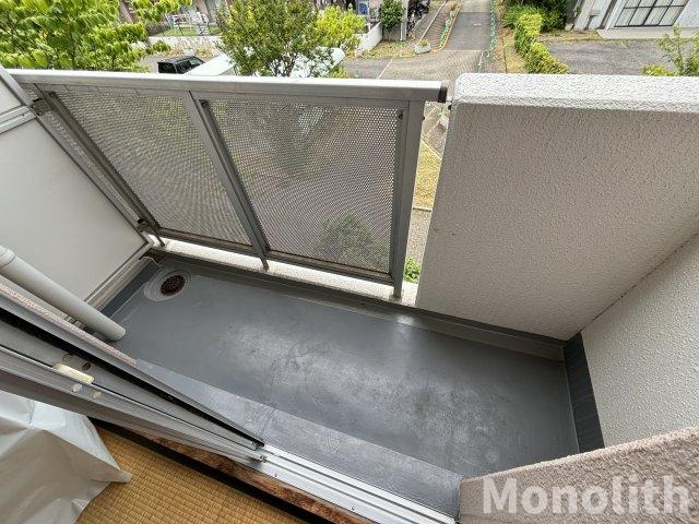 和泉市鶴山台３丁目の賃貸マンションのバルコニー