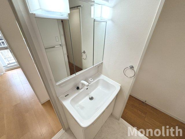 和泉市鶴山台３丁目の賃貸マンションの洗面所