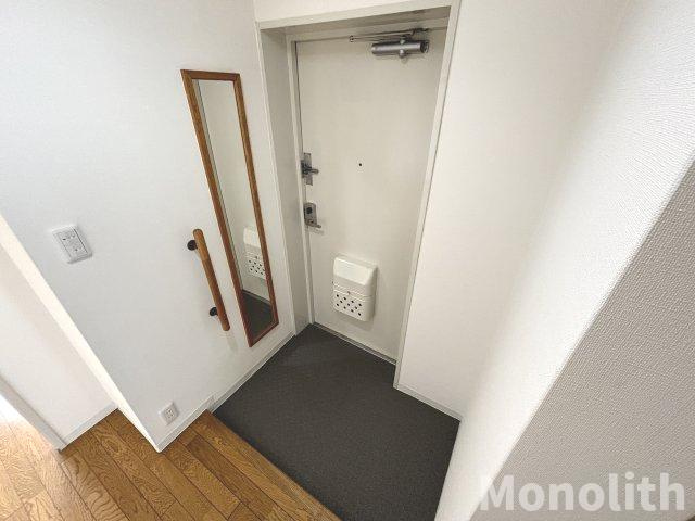 和泉市鶴山台３丁目の賃貸マンションの玄関