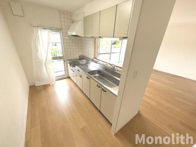 和泉市鶴山台３丁目の賃貸マンションのキッチン