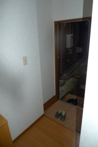 第5野本ビルの玄関