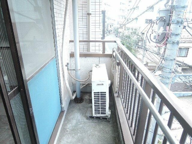 内藤ビルのバルコニー