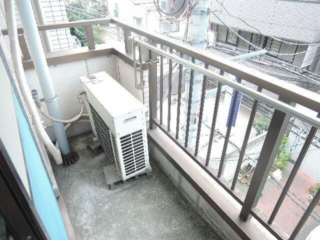 内藤ビルのバルコニー