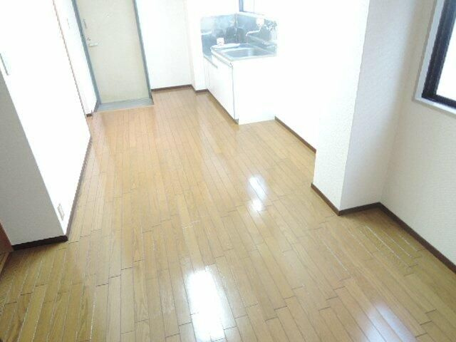 内藤ビルの居間・リビング
