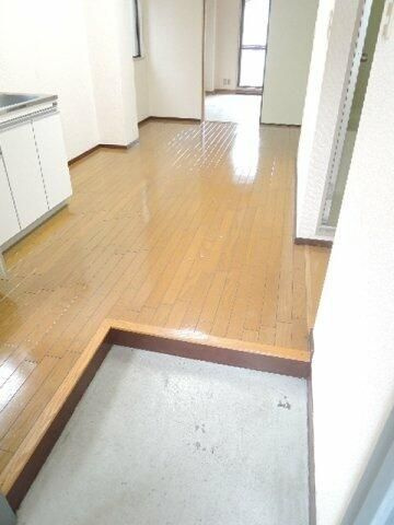 内藤ビルの玄関