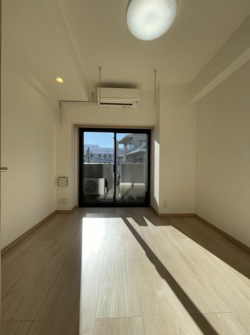 ルーブル川崎都町壱番館の居間・リビング