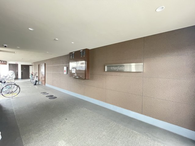 Parfait俊徳道のエントランス