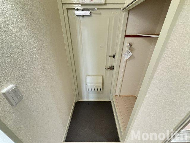 津久野南５号棟の玄関