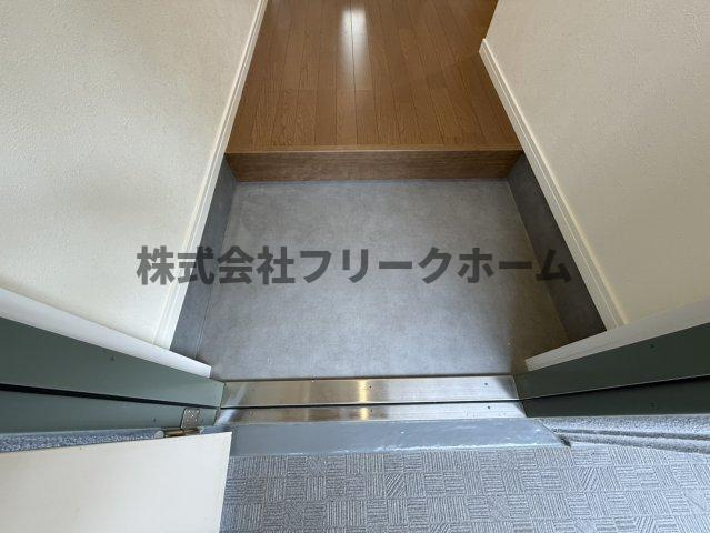武蔵野市境南町２丁目の賃貸マンションの玄関