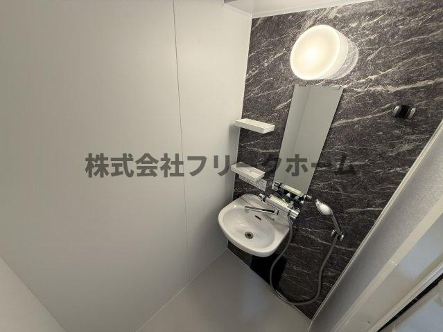 武蔵野市境南町２丁目の賃貸マンションの浴室