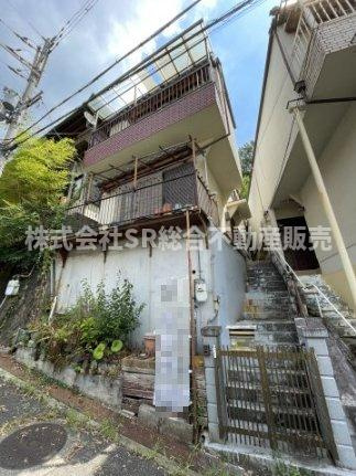 日下町8丁目中古戸建の外観|収益物件としても◎自然豊かな住宅街でゆったりとリラックスしてお過ごしいただける立地です！