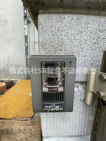 日下町8丁目中古戸建のセキュリティ|弊社は中古戸建のご紹介、その後のリフォームのご提案、
賃貸物件のご紹介、すべてご対応可能です。
お客様にあったプランをご提案致します。
まずはお問合せ下さいませ。