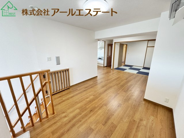 アルファステイツ姫路本町　　　JR「姫路駅」徒歩9分の居間・リビング