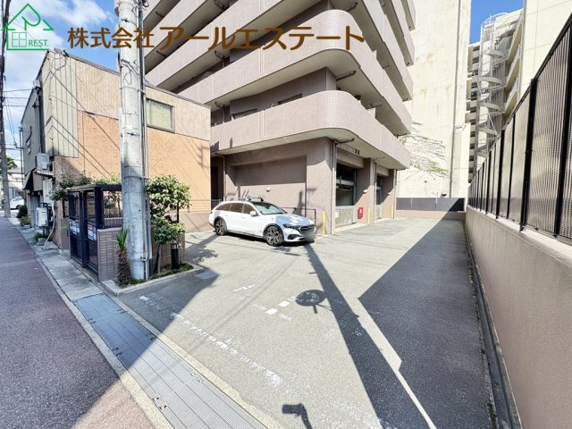 アルファステイツ姫路本町　　　JR「姫路駅」徒歩9分の駐車場