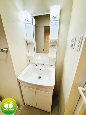 ルークス冬木の洗面所