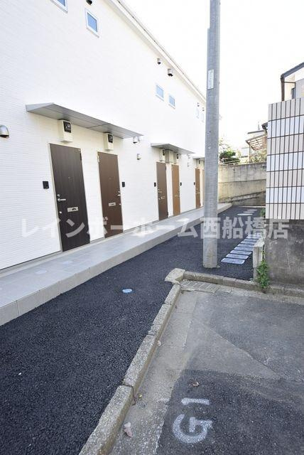 グランラシュレ薬園台のエントランス