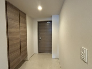 ブランズタワー御堂筋本町の玄関