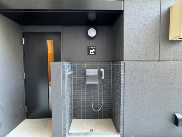 【設備】 | 【ペット足洗い場】お出かけの後、きれいになってお部屋に戻れます！大切なペットをやさしくケア。