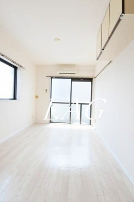 【居間・リビング】 | メゾン・ド・アベイユ | 洋室のお部屋です。