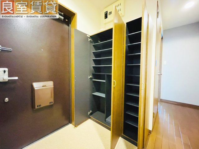 【玄関】 | サンコーマンションII | ※この写真は同物件の別のお部屋のお写真です。現状優先