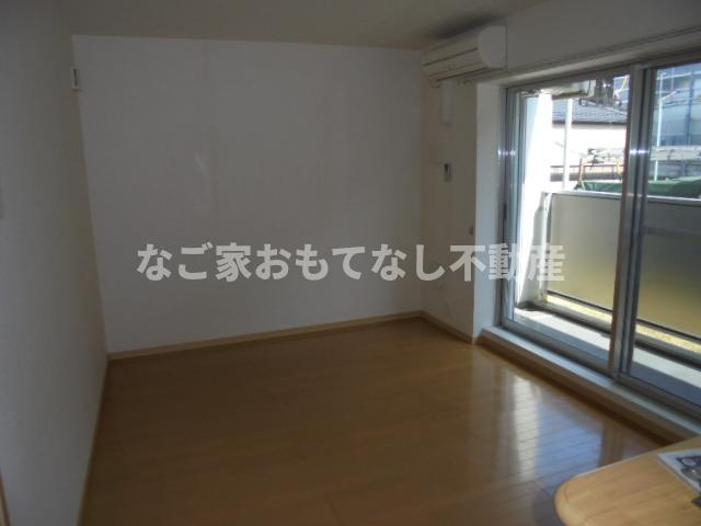 【居間・リビング】 | ル・キャステル | ※写真は別号室