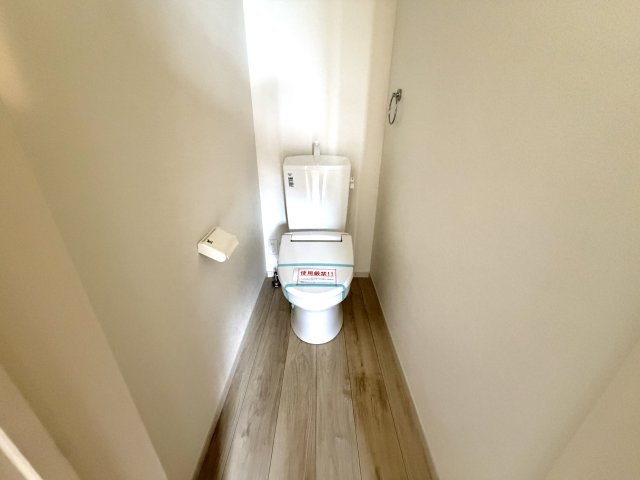 越谷市大竹２期１号棟　新築戸建のトイレ|トイレが2つあることで毎日の順番待ちのストレスを解消。ご家族全員が快適に過ごせる嬉しい設備です。