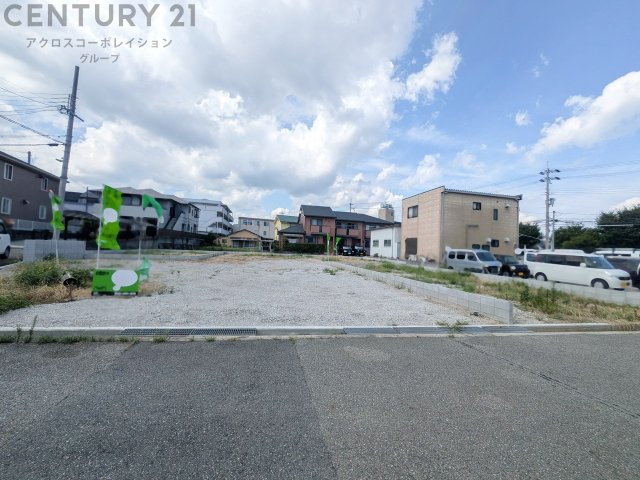 バス路線が充実しており、JR伊丹駅や阪急伊丹駅へのアクセスは良好。