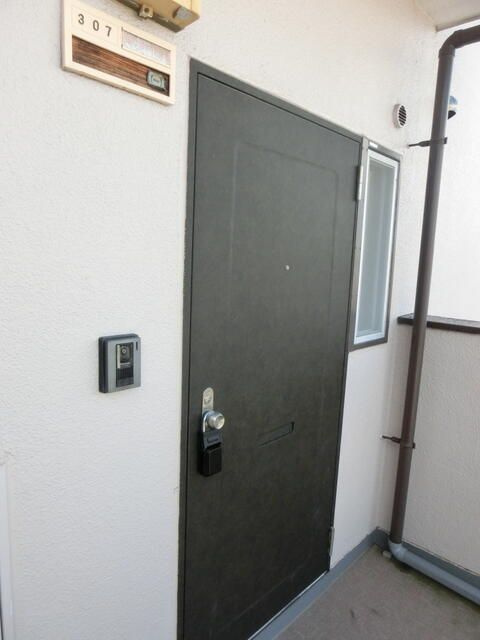 本橋マンションの玄関