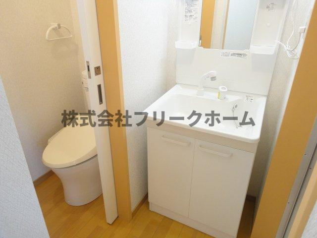 小金井市本町５丁目のアパートの洗面所