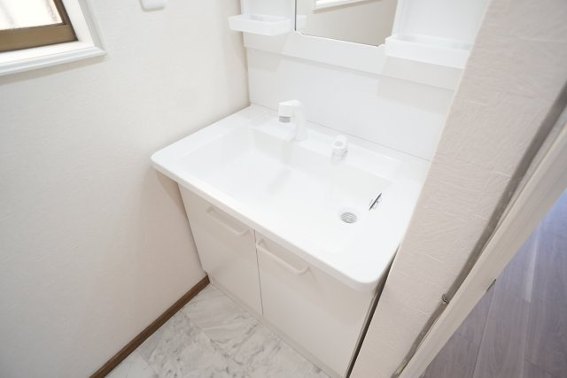 御殿山2丁目貸家の洗面所