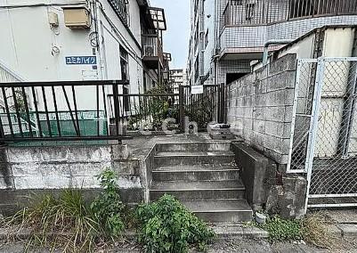 ユミカハイツのエントランス
