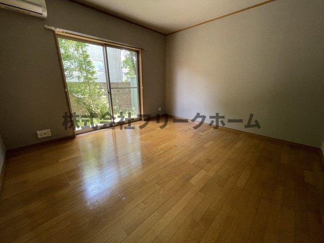 小金井市梶野町２丁目のアパートの寝室